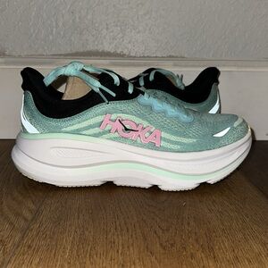 Women’s Hoka Bondi 9